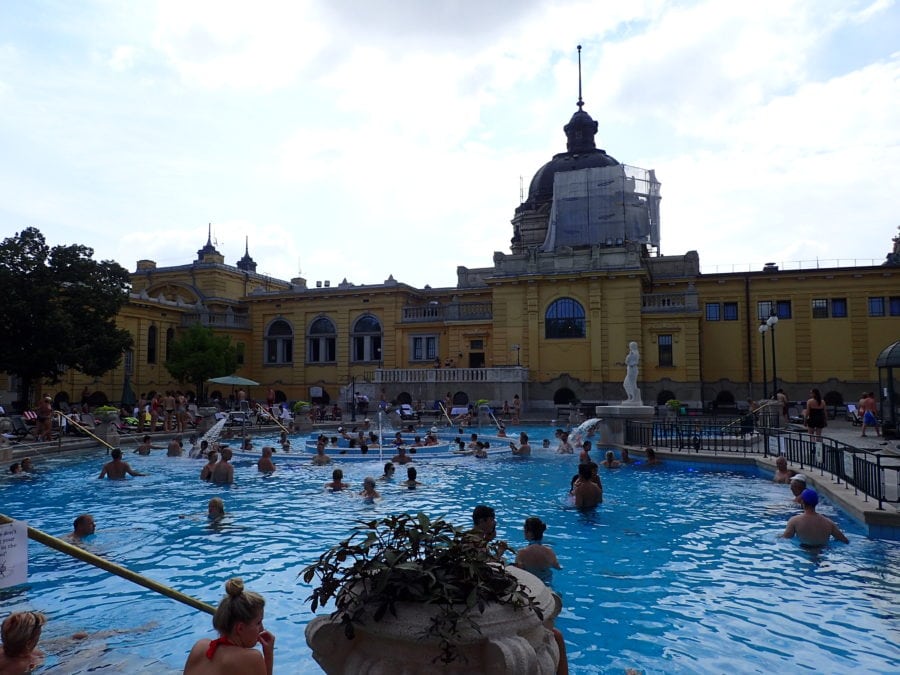 image of Szechenyi Baths cooler pool with whirlpool in center