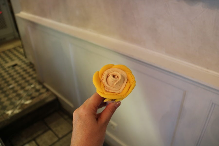 image of ice cream cone with ice cream i shape of a flower