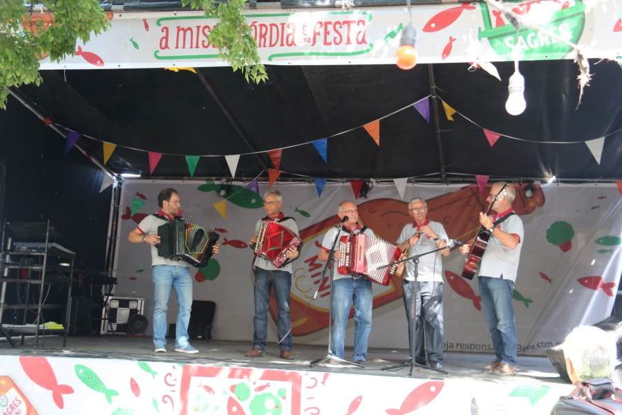 folklore band on stage on Lisbon holidays