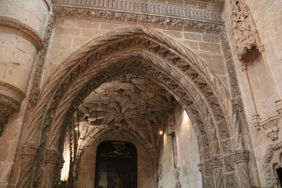 stone ropelike arches in church