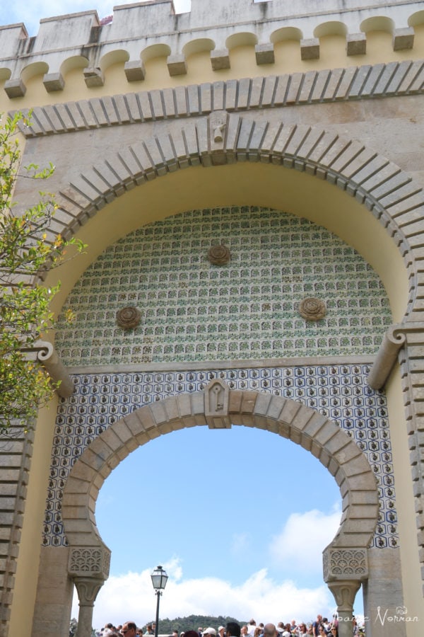 keyhole entrance with blue tile