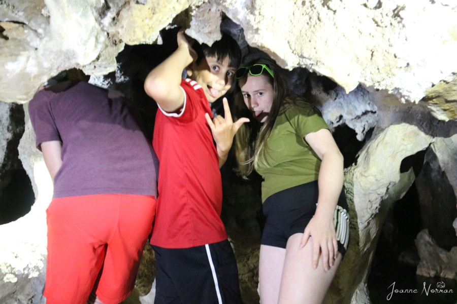 kids in Sintra giving peace sign