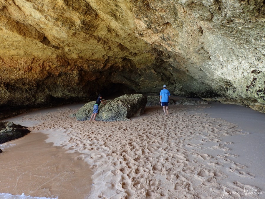 Praia de Vale Centeanes Cave