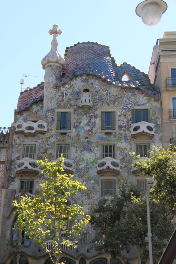 colourful exterior of Casa Batllo with balconies like masks is cool thing to do with kids in Barcelona