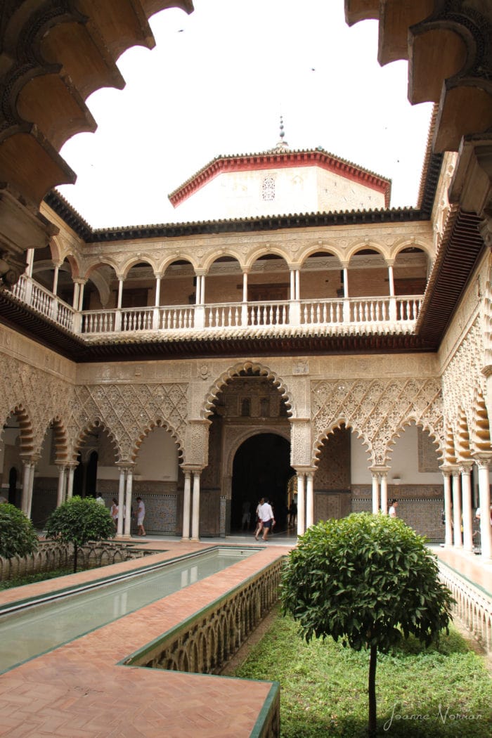 inner courtyard with side arches